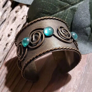 Antique Bronze Etched Lines Twisted Wire Green Glass Cabochons Cuff Bracelet